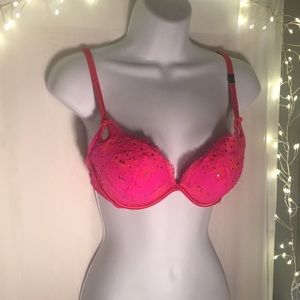 Victoria’s Secret beautiful pink push-up bra 36B